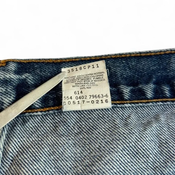 VTG y2k Levis 517 Cutoff Denim Shorts 34 Perfectly Distressed Grunge Biker USA - Picture 7 of 7